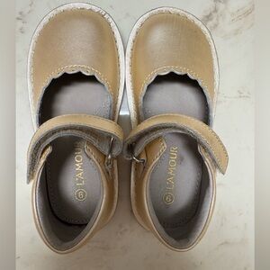 L’AMOUR style F-488 
Champagne size 9
Good condition